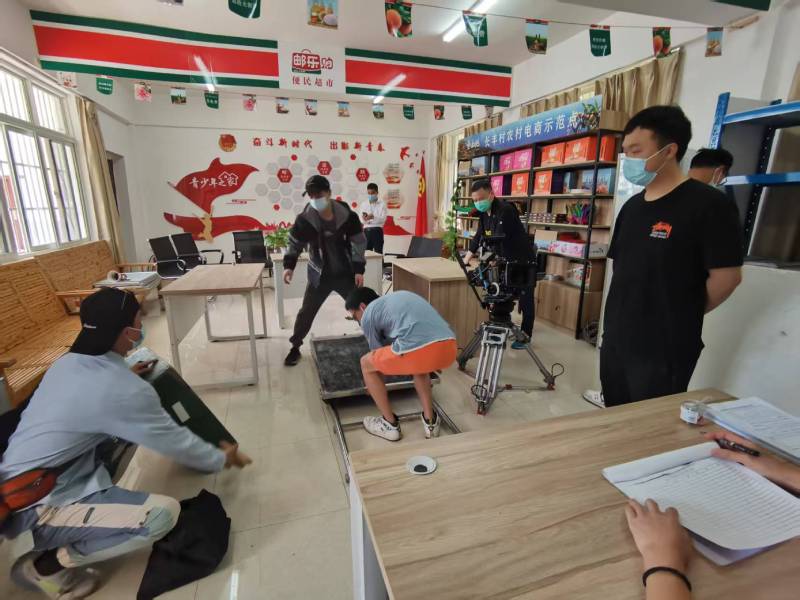 一支视频激活品牌生命力｜南华县产品视频拍摄公司的创意魔法秀